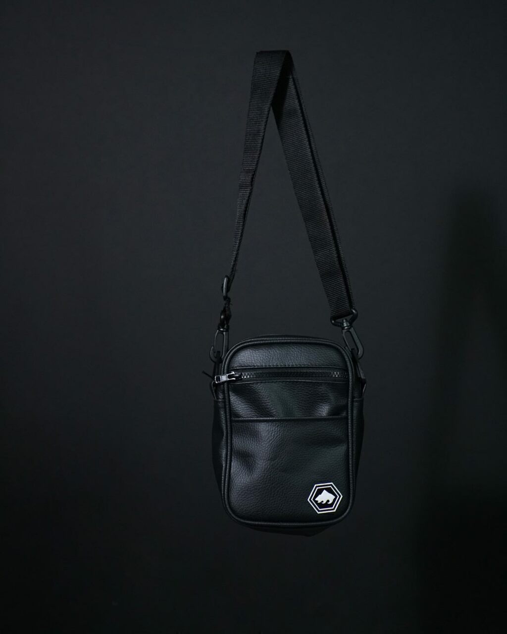 Bandolera negra hombre hotsell