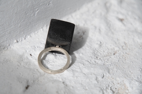 Anillo cubo concreta Negro - comprar online