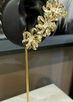 BRINCO EAR CUFF FLOWERS