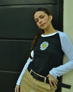 Remera Bloom Negra