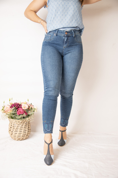 Jeans Bombay Azul Bordado Cactus - tienda online
