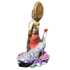 Krishna 20cm em resina com o pavão na flor de lótus, na internet