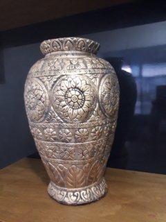 Vaso Estilizado Metalização Dourado 001