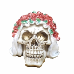 skull, Crânio, Caveira  de noiva com com coroa de rosa 13 cm em resina  pintura a mão com adornos
