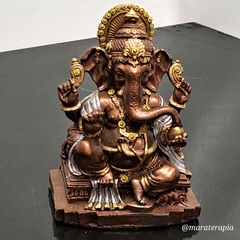 Ganesha sentado dourado MOD 02 resina 13cm resina com adorno na internet