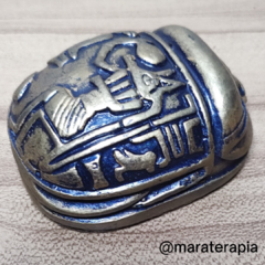 Amuleto Egípcio Clássico Escaravelho em resina