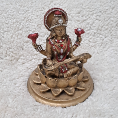 Estátua da Deusa Saraswati P01 12cm em resina importada com adorno