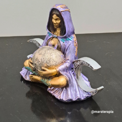 Estátua Deusa Gaia Mãe Terra Triluna Wicca 13cm em resina roxa