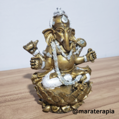 Ganesha na flor de lotus M05 15cm resina e adorno