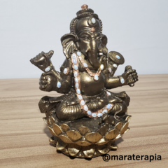 Ganesha na flor de lotus M06 15cm resina e adorno - comprar online