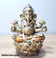 Ganesha na flor de lotus M07 15cm resina e adorno - comprar online