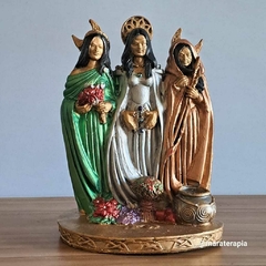 Hécate I triplice donzela, mãe e anciã 26cm em gesso com adorno wicca I candomblé