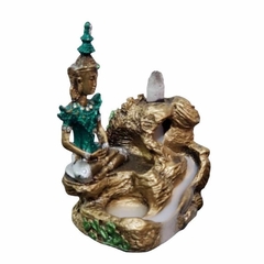 Incensário cascata Buda, Sidarta Gautama, 12x6cm pintura a mão roupa verde com adorno