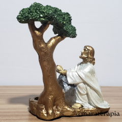 Jesus rezando no monte das oliveiras  em gesso artesanal