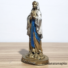 Nossa Senhora de Lourdes mod 001 20 cm resina, com adorno