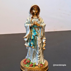 Nossa Senhora de Lurdes I intercessora dos doentes 20cm resina com adorno modelo barroco