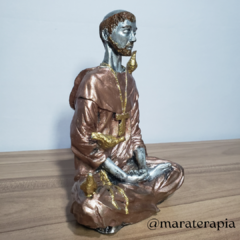 São Francisco meditando 20cm 002 em resina artesanal - comprar online