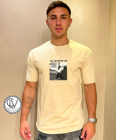 Remera Notorius Beige - comprar online