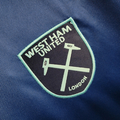 Imagem do Camisa West Ham III 23/24 - Torcedor Umbro Masculina - Azul com detalhes em Verde