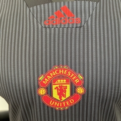 Camisa Manchester United Coleção Especial 23/24 - Jogador Adidas Masculina - Preta com vermelha e branca - Skull Sports