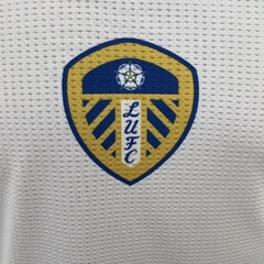 Camisa Leeds Coleção Especial 23/24 - Jogador Adidas Masculina - Branca com detalhes em azul e amarela - loja online