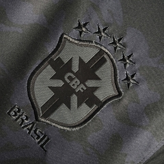 Imagem do Camisa Seleção Brasileira Edição Especial 22/23 Nike Torcedor Masculina - Preta com detalhes em branco