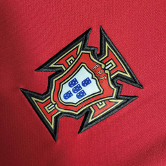 Camisa Retrô Seleção de Portugal I 2006 - Nike Masculina - Vermelha com detalhes em amarelo e verde - loja online