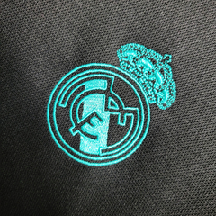 Camisa Retrô Real Madrid I 2017/2018 manga longa - Adidas Masculina - Preta com detalhes em verde - loja online