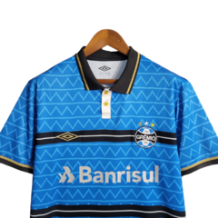 Camisa Grêmio Edição Especial 23/24 Umbro Torcedor Masculino - Azul escuro com detalhes em preto e branco - Skull Sports