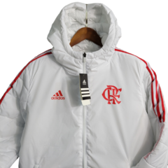 Jaqueta Corta-Vento Flamengo 23/24 Masculina Adidas - Branco com detalhes em vermelho - Skull Sports