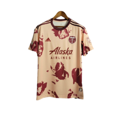 Camisa Portland Timbers II 22/23 - Torcedor Adidas Masculina - Bege com detalhes em vinho e branco