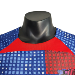 Camisa Barcelona Treino 23/24 - Jogador Nike Masculina - Azul com detalhes em vermelho na internet