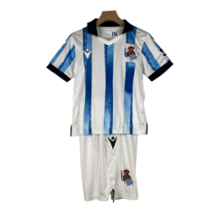 Kit Infantil Real Sociedad I Macron 23/24 - Branco com detalhes em azul