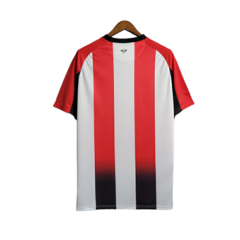 Camisa Brentford I 23/24 - Torcedor Umbro Masculina - Branca com detalhes em vermelho e preto na internet