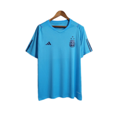 Camisa Seleção Argentina Treino 23/24 - Torcedor Adidas Masculina - Azul com detalhes em branco e roxo