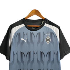 Camisa Borussia Mönchengladbach Edição Especial 23/24 - Torcedor Puma Masculina - Cinza com detalhes em preto e branco - Skull Sports