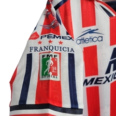 Camisa Retrô Chivas Guadalajara I 2006/2007 - Masculina Atlética - Branca com detalhes em vermelho e azul com todos os patrocínios - comprar online