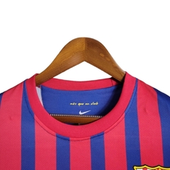 Imagem do Camisa Retrô Barcelona I 2011/2012 manga longa - Nike Masculina - Vermelha com detalhes em azul