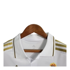 Imagem do Kit Infantil Real Madrid I Retrô 11/12 - Adidas - Branco com detalhes em dourado