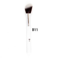 MAKEUP SUPPLIES: Brocha B11