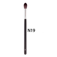 MAKEUP SUPPLIES: Brocha N19