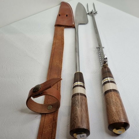 SET DE ASADO TENEDOR CON EXPULSADOR Y CUCHILLO COD: 6104