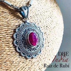 Dije India labrado con Raíz de Rubí oval Cabujon 9020