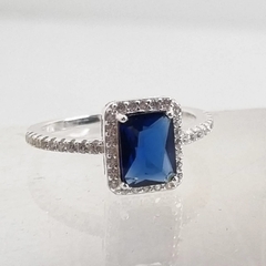 ANILLO DE PLATA MEDIO SIN FIN CON PAVEE Y CUBICS CENTRAL AZUL 5997