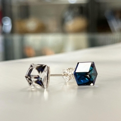 AROS SWAROVSKI ELEMENTS CUBO ARCOIRIS PLATA - comprar online