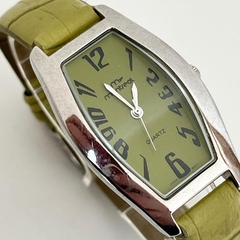Reloj Montreal correa color oliva design R101