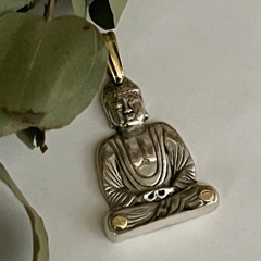 COLGANTE PLATA Y ORO FIGURA BUDA K1440