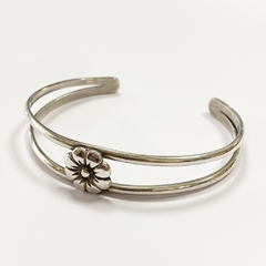 Pulsera rígida doble con flor plata 925 T2004