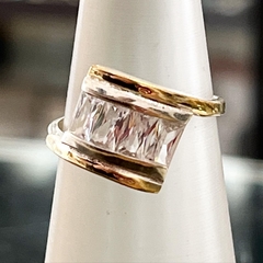 NUEVO MODELO ANILLO PLATA Y ORO CON CUBICS BAGUETTE K1871