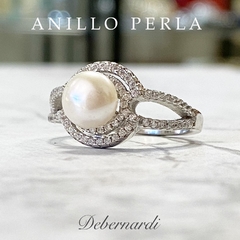 Anillo plata italiana con cubics y perla central. cod.10340